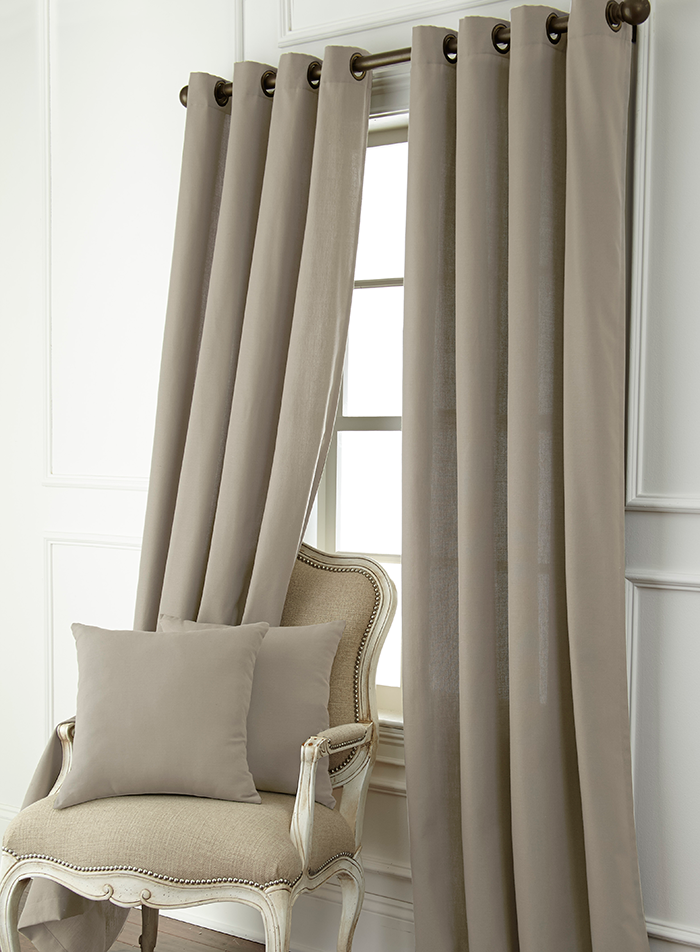 DRAPES AND DECORATIVE PILLOWS IVORY COLLECTION